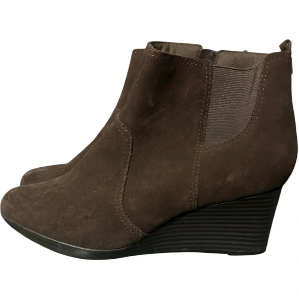 Clarks Suede Leather Wedge Ankle Booties Brown Size 7.5W